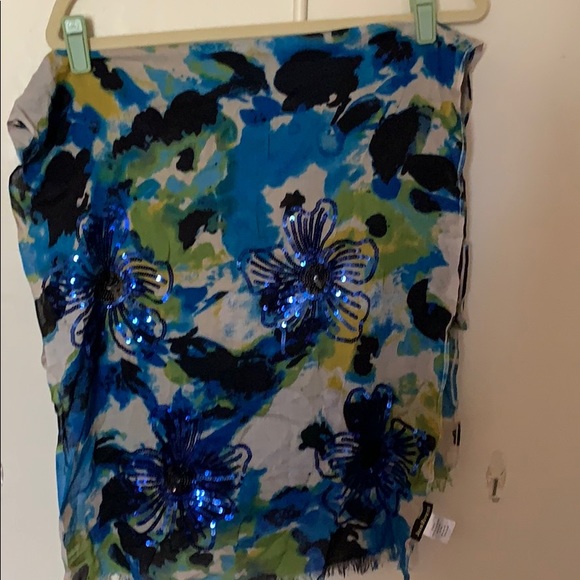 Joan Rivers Scarf - Picture 3 of 5